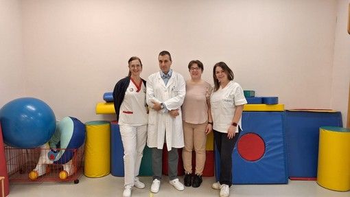 Nell'immagine: Francesca Zappa coordinatore Neuropsichiatria Infantile, il primario Davide Traetta, Elisa Porello ed Elena Tavoni terapiste della neuropsicomotricità che operano rispettivamente alla Casa della Salute di San Damiano e a Villafranca Nell'immagine: Francesca Zappa coordinatore Neuropsichiatria Infantile, il primario Davide Traetta, Elisa Porello ed Elena Tavoni terapiste della neuropsicomotricità che operano rispettivamente alla Casa della Salute di San Damiano e a Villafranca
