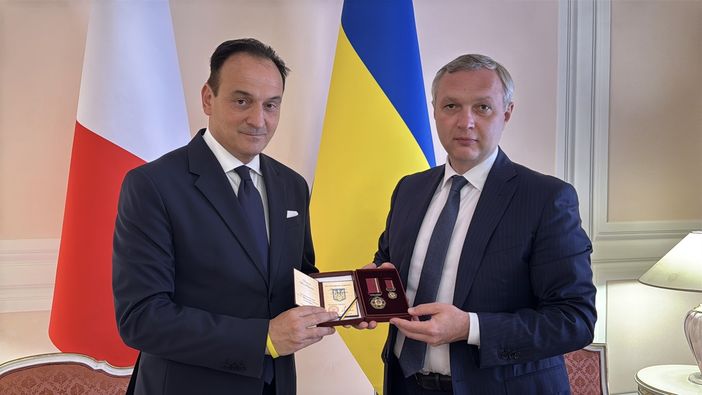 Il presidente Cirio riceve l'onorificenza