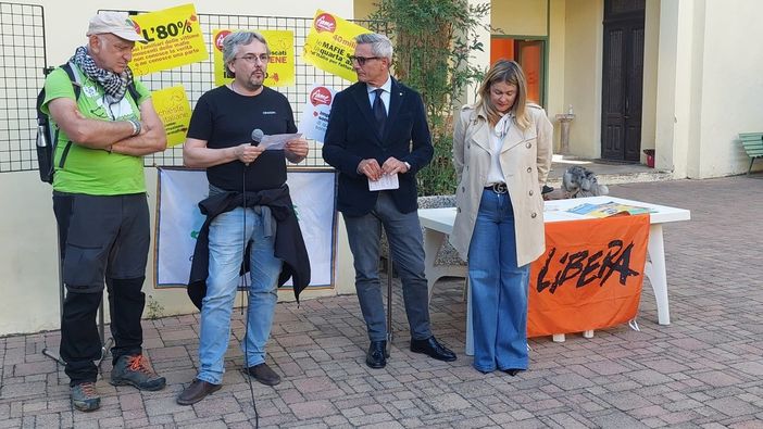 Asti, incontro al Foyer delle Famiglie su legalità e beni confiscati con i volontari dell’associazione “Camminare Lentamente”