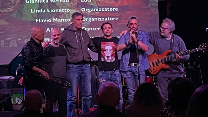 La musica e il cuore di Asti: al Diavolo rosso una serata speciale per Medici senza frontiere