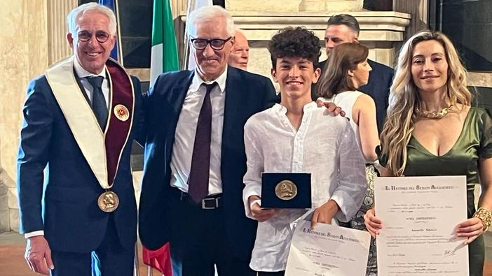 Conferita la Medaglia Laurenziana a uno studente dell'Istituto Penna