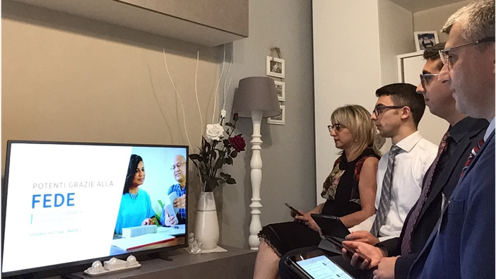 Congresso online per i Testimoni di Geova
