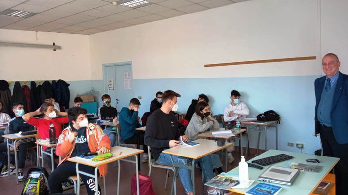 L'incontro con gli studenti L'incontro con gli studenti