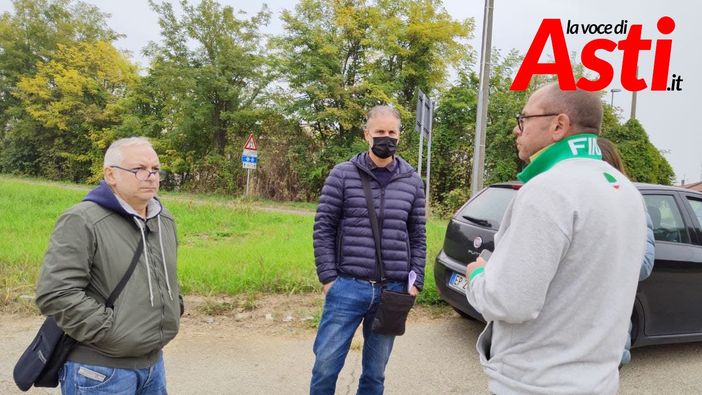 Il picchetto sindacale organizzato nei giorni scorsi davanti alla prefettura d Asti