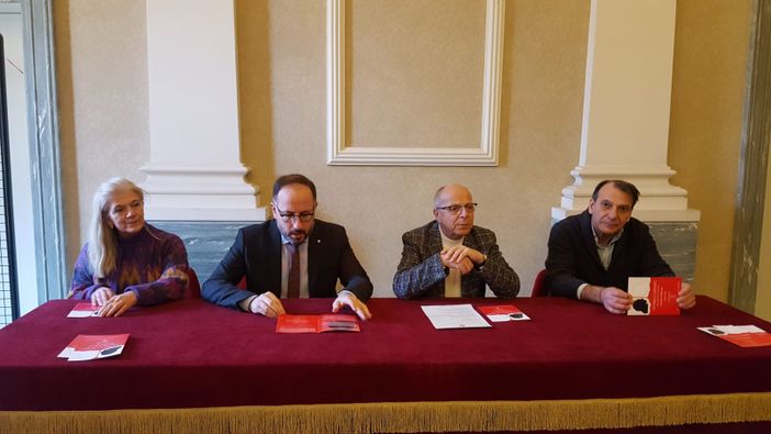 Da sx Carla Forno, il sindaco Maurizio Rasero, l'assessore alla Cultura Gianfranco Imerito e il dirigente Gianluigi Porro