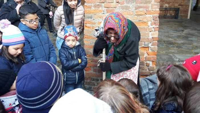 A Nizza Monferrato ieri è arrivata la Befana in piazza Martiri di Alessandria A Nizza Monferrato ieri è arrivata la Befana in piazza Martiri di Alessandria