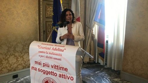 Minori tolti ai genitori, Caucino tuona: “8 bimbi su 10 non andavano allontanati”