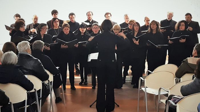 Venerdì il coro Porta Paradisi in concerto al Santuario della beata Vergine del Portone Venerdì il coro Porta Paradisi in concerto al Santuario della beata Vergine del Portone