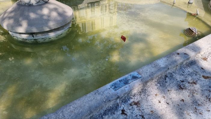 Alcune foto che testimoniano e condizioni di piazza Marconi Alcune foto che testimoniano e condizioni di piazza Marconi