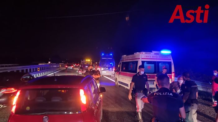Causa incidente e fugge. La polizia stradale alla ricerca di un furgone