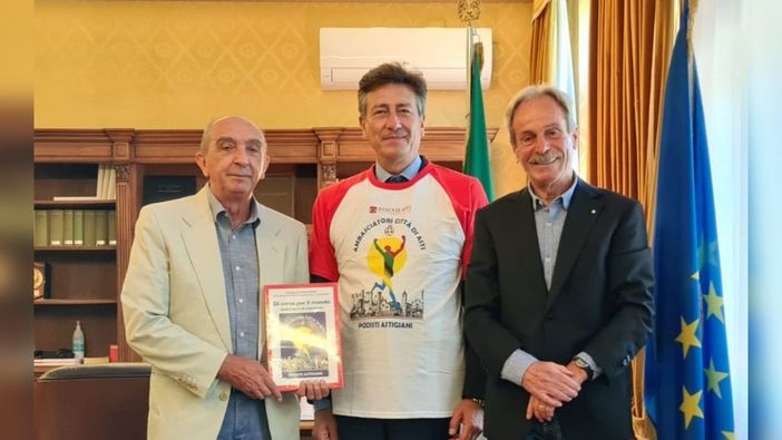 Gli Ambasciatori per lo Sport di Asti in visita dal prefetto Claudio Ventrice