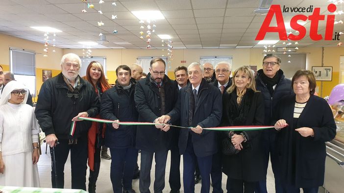&quot;I buoni esempi vanno praticati, non predicati&quot;. Il presidente della Fondazione Cr Torino, ha inaugurato il bancone self service alla mensa sociale di Asti