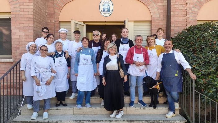 A lezione di cucina e inclusione: studenti ai fornelli con l’Unione Italiana ciechi e ipovedenti di Asti A lezione di cucina e inclusione: studenti ai fornelli con l’Unione Italiana ciechi e ipovedenti di Asti