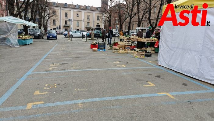 Mercato alimentare di piazza Catena, ad Asti