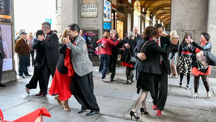 “Affrontiamo insieme il Parkinson”: a Saluzzo convegno con un focus sulla tangoterapia “Affrontiamo insieme il Parkinson”: a Saluzzo convegno con un focus sulla tangoterapia