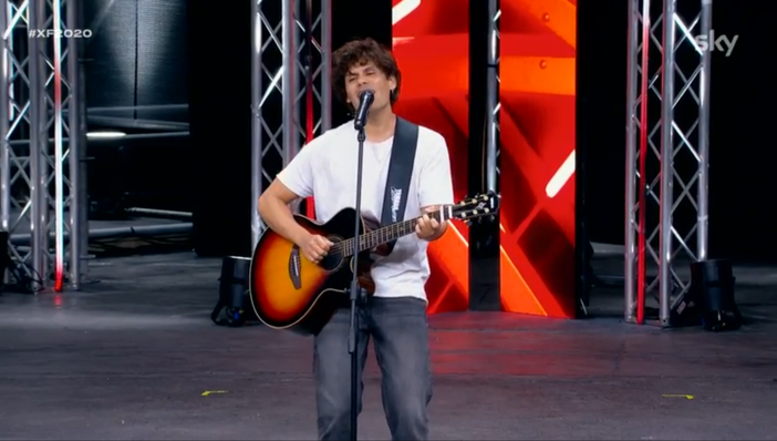 X Factor: l'astigiano Disarmo convince Mika con Baroni e conquista la sedia ai Bootcamp