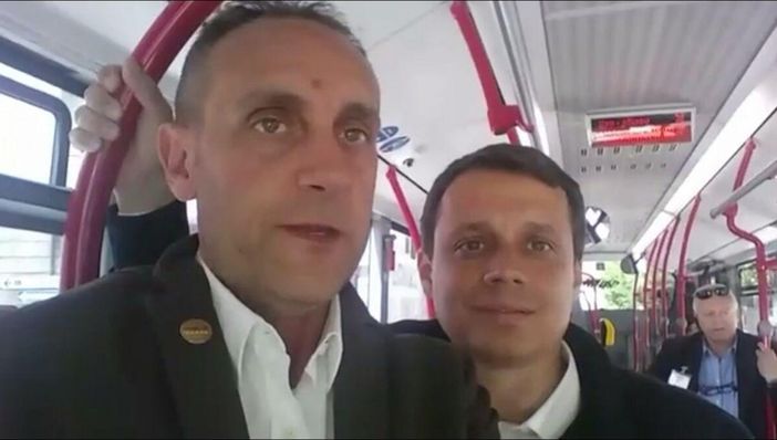 Massimo Cerruti e Marco Allegretti sui bus locali Massimo Cerruti e Marco Allegretti sui bus locali