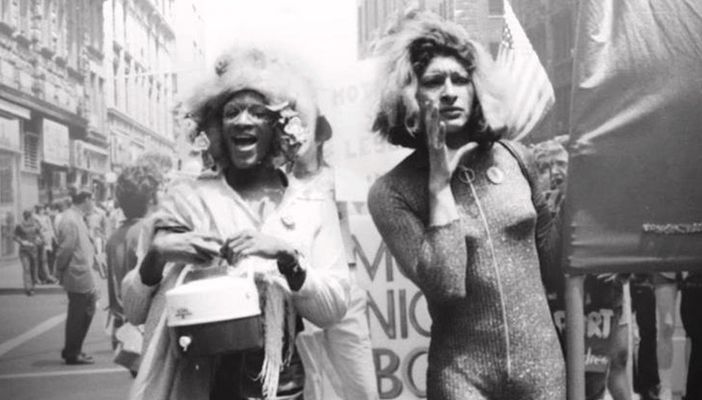 Marsha P Jhonson e Sylvia Rivera, le trans che hanno animato la notte di Stonewall e sono riconosciute come le persone che hanno dato vita al movimento LGBTQI+, prima negli USA e poi nel mondo