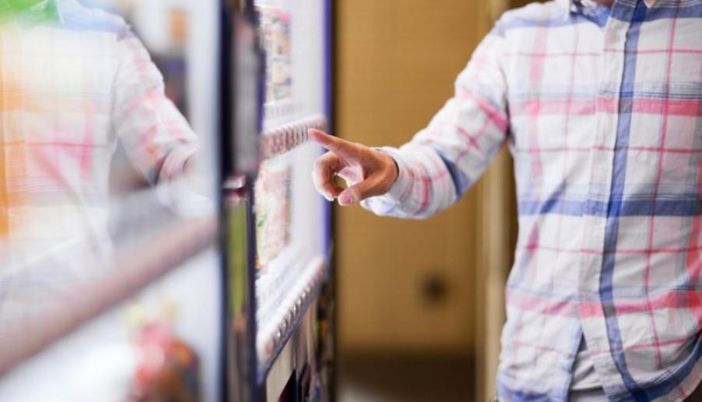 Dei distributori automatici non si butta nulla: anche le "macchinette" aiutano il Banco Alimentare Dei distributori automatici non si butta nulla: anche le "macchinette" aiutano il Banco Alimentare