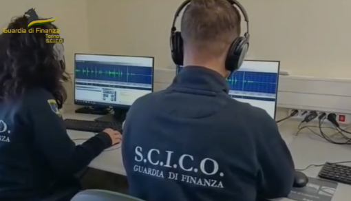 Blitz all'alba contro il traffico di droga: la Finanza arresta 24 persone e smantella due gruppi criminali Blitz all'alba contro il traffico di droga: la Finanza arresta 24 persone e smantella due gruppi criminali