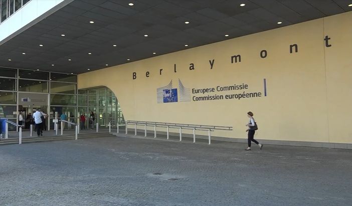 L'ingresso del palazzo che ospita la Commissione Europea