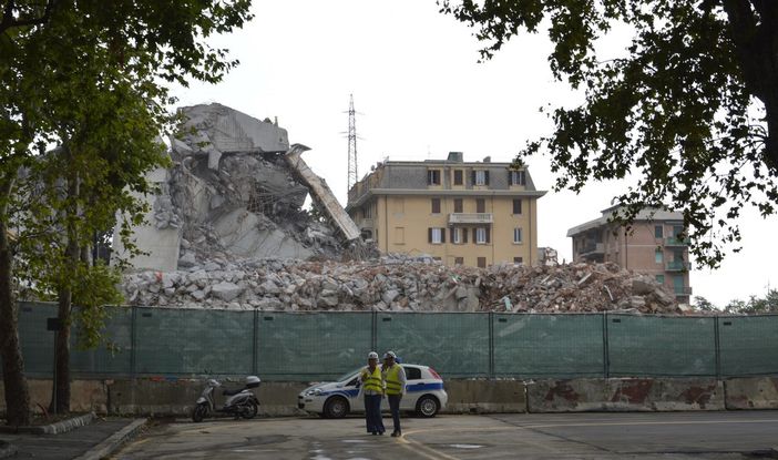 Le macerie del ponte