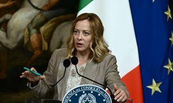 Ucraina, Meloni: "Da Russia nessun passo verso la pace. Con Trump lavoriamo per negoziati" Ucraina, Meloni: "Da Russia nessun passo verso la pace. Con Trump lavoriamo per negoziati"