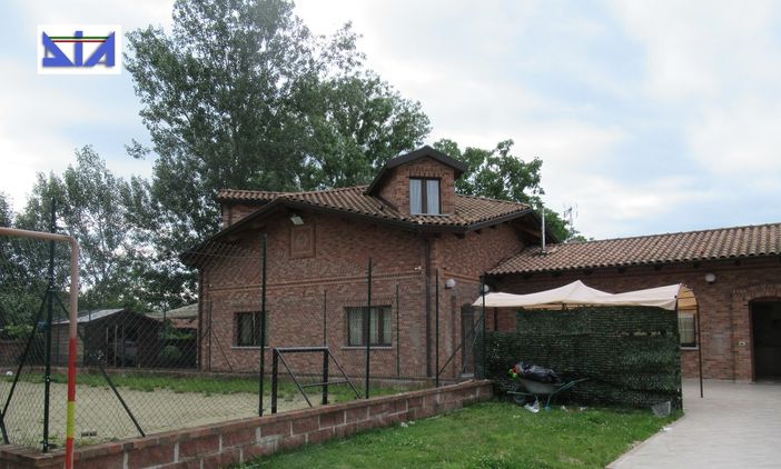 Asti: sequestrata villa a pregiudicato di origine sinti, dal valore di 300mila euro. Era stata costruita abusivamente Asti: sequestrata villa a pregiudicato di origine sinti, dal valore di 300mila euro. Era stata costruita abusivamente