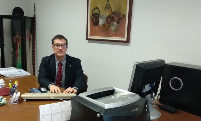 L'assessore Marco Bona ritratto nel suo ufficio L'assessore Marco Bona ritratto nel suo ufficio