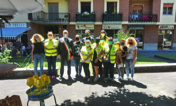 Volontari e esercizi commerciali della zona hanno contribuito alla pulizia di viale Pilone