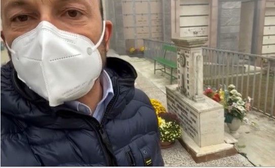 Il sindaco di Portacomaro: “Due portacomaresi di mezz’età sono in ospedale con Covid: non è vero che colpisce solo gli anziani” [VIDEO]