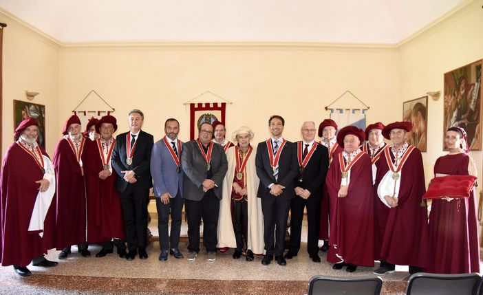 I neo-cavalieri con il Consiglio dell’Ordine.