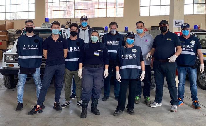 Coronavirus, l'Associazione Operatori di Polizia: &quot;Portiamo la spesa anche ai positivi in quarantena, ma non abbiamo protezioni&quot;