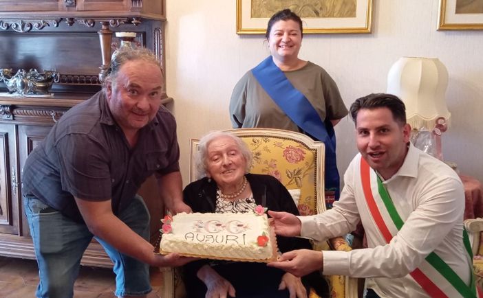 Tanti auguri a Maria Pia Filipello: la storica macellaia di Castelnuovo Don Bosco compie 100 anni Tanti auguri a Maria Pia Filipello: la storica macellaia di Castelnuovo Don Bosco compie 100 anni