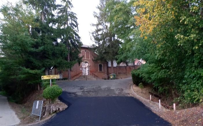 A Castelnuovo Belbo riasfaltate alcune strade, tra cui l'ingresso del cimitero