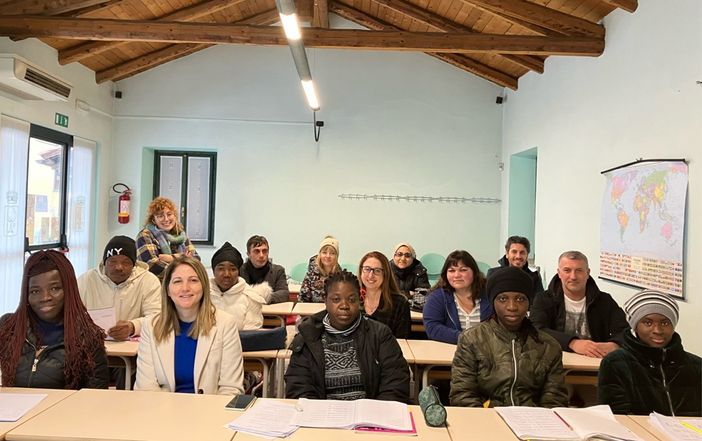 Allievi del Cpia con il sindaco Macchia Allievi del Cpia con il sindaco Macchia