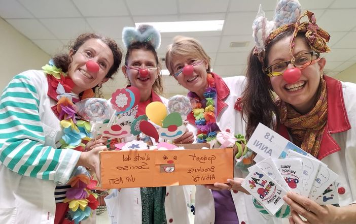 Viviamo in positivo con i "Nasi rossi" che tornano nelle piazze italiane per raccontare i loro progetti Viviamo in positivo con i "Nasi rossi" che tornano nelle piazze italiane per raccontare i loro progetti