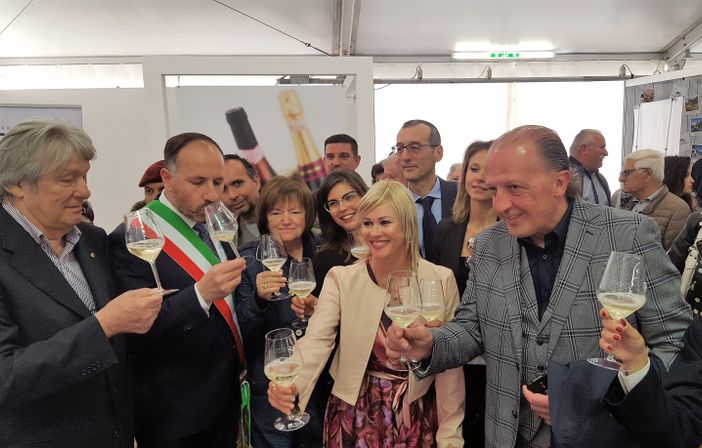 Brindisi dell'inaugurazione