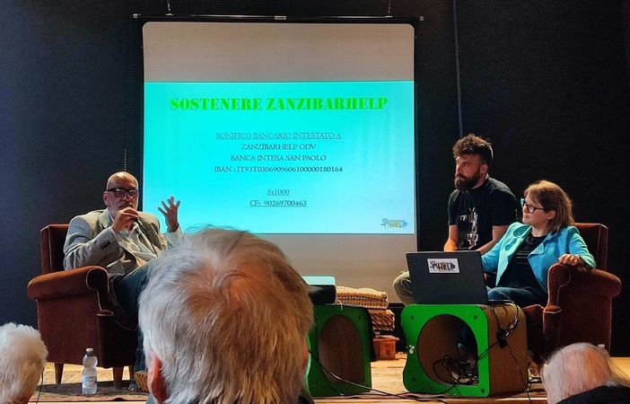 Alcuni momenti della serata Alcuni momenti della serata