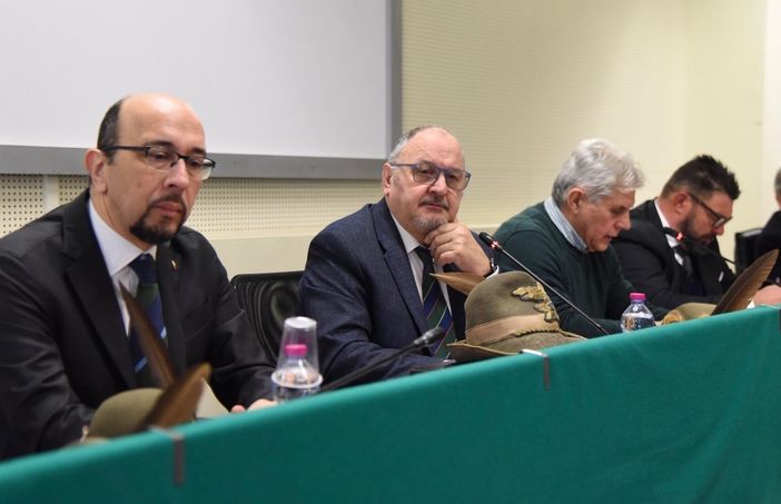Da sinistra a destra: Corrado Vittone consigliere nazionale ANA, Fabrizio Pighin presidente Sezione ANA di Asti, Angelo Soave presidente dell’Assemblea e Sandro Lucchetta vice presidente Sezione ANA di Asti Da sinistra a destra: Corrado Vittone consigliere nazionale ANA, Fabrizio Pighin presidente Sezione ANA di Asti, Angelo Soave presidente dell’Assemblea e Sandro Lucchetta vice presidente Sezione ANA di Asti