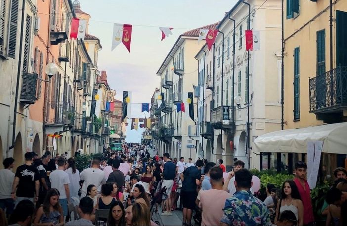 L’estate a Fossano vuol dire shopping accompagnato da musica dal vivo! L’estate a Fossano vuol dire shopping accompagnato da musica dal vivo!