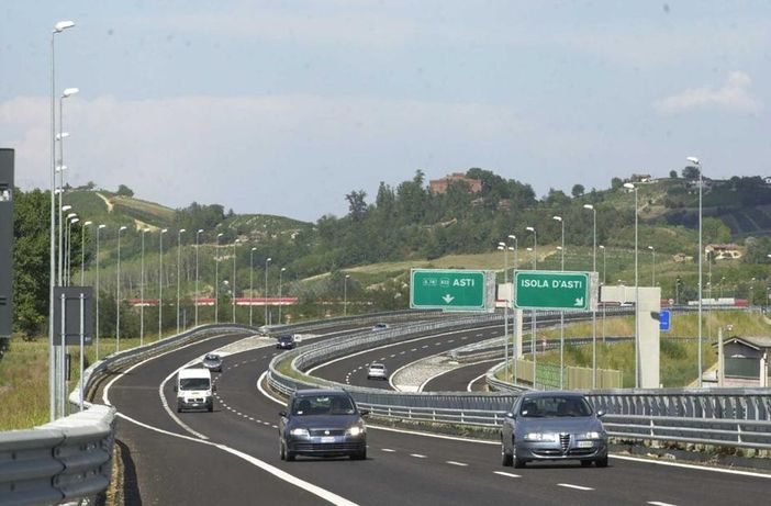 "Costa ringrazi Delrio per la paralisi della Asti - Cuneo e si faccia un esame di coscienza al posto di attaccare Toninelli” "Costa ringrazi Delrio per la paralisi della Asti - Cuneo e si faccia un esame di coscienza al posto di attaccare Toninelli”