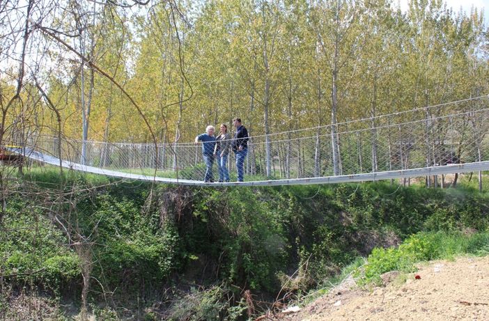 La passerella del 25 aprile a Belveglio