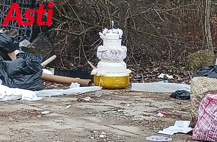 Dalla barca alla torta: ennesimo clamoroso caso di degrado in recinto Santo Spirito Dalla barca alla torta: ennesimo clamoroso caso di degrado in recinto Santo Spirito