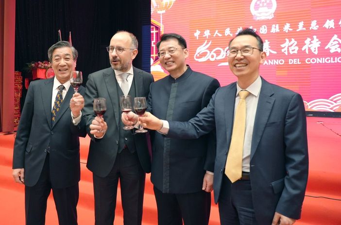 In Cina l'anno del Coniglio, il sindaco di Asti Rasero ospite del console a Milano In Cina l'anno del Coniglio, il sindaco di Asti Rasero ospite del console a Milano