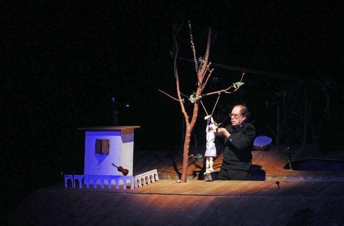 Il Teatro Balbo di Canelli ospita le "Domeniche per le famiglie" Il Teatro Balbo di Canelli ospita le "Domeniche per le famiglie"