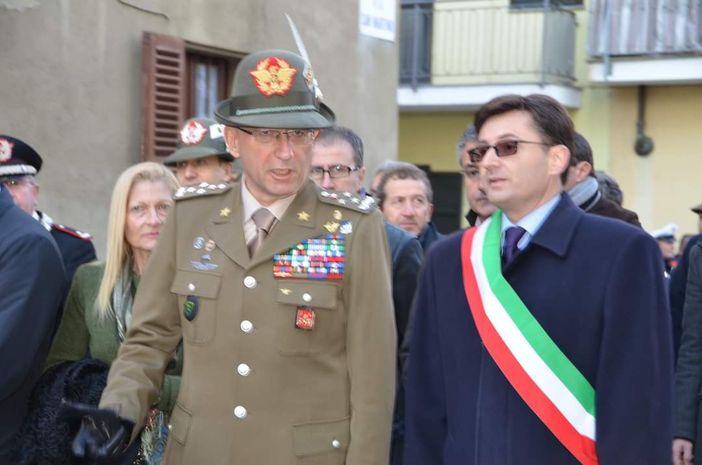 Il generale Graziano con il sindaco di Villanova Roberto Peretti Il generale Graziano con il sindaco di Villanova Roberto Peretti