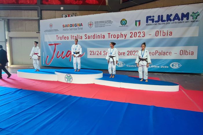 Ginevra Aloise sul gradino più alto del podio