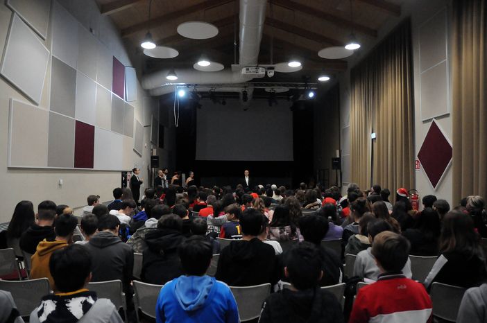 San Damiano, ha preso il via il cartellone di “Teatro Scuola” comunale