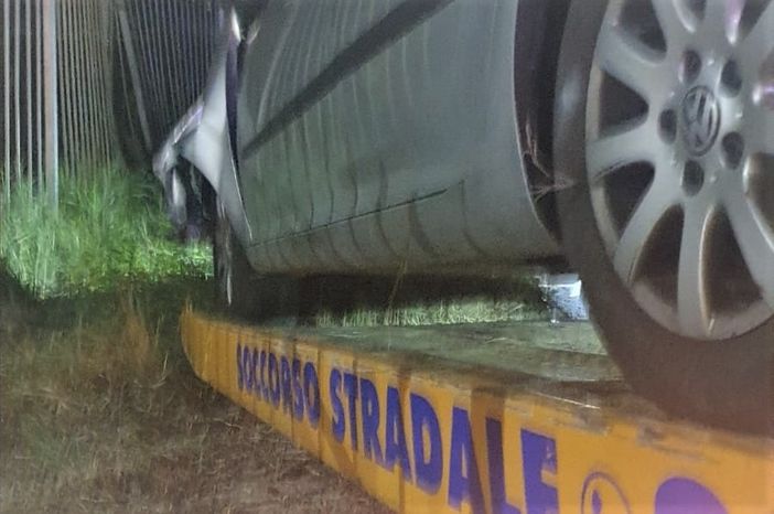 Incidente mortale a Villanova d'Asti. Imprenditore perde il controllo dell'auto e si schianta contro la cancellata del Mulino del Casale Incidente mortale a Villanova d'Asti. Imprenditore perde il controllo dell'auto e si schianta contro la cancellata del Mulino del Casale